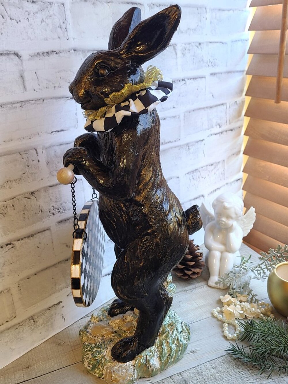 Checked Welcome Sign Anthropomorphic Rabbit Statue Checked Whimsy Decor - Picture 5 of 13